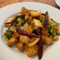 ไก่ผัดเม็ดมะม่วง