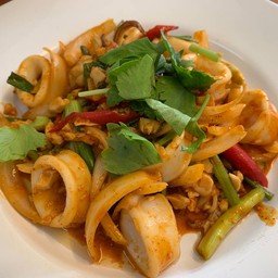 หมึกผัดไข่เค็ม