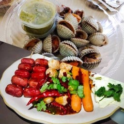 แดกหอยม่ะ และ ลูกชิ้นทอด น้ำจิ้มโบราณ