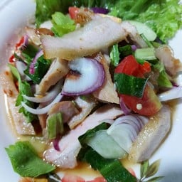 ยำคอหมูย่าง