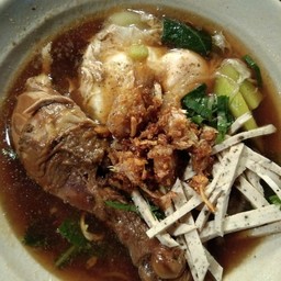 ก๋วยจั๊บน่องไก่