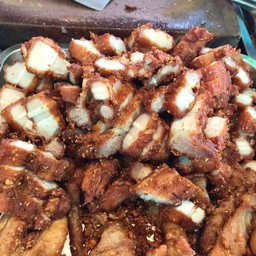 หมูสามชั้นทอดกระเทียม
