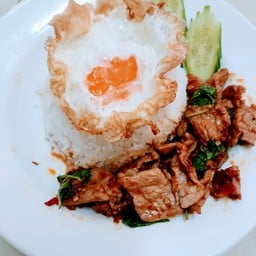 ร้านเจ๊จูนกระเพราหลังตลาด61