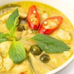 ก๋วยเตี๋ยวเนื้อตุ๋นหอมนานบ้านดิน คูเมือง