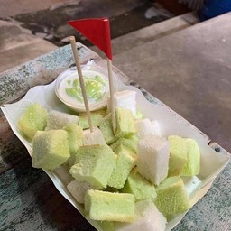 ขนมปังนึ่ง สังขยาใบเตย