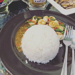 ข้าวกะเพราปลาหมึก