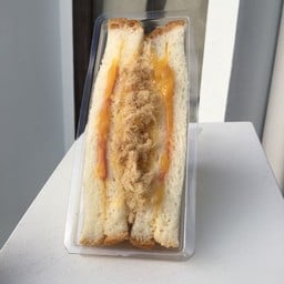 ข้าวกะเพราไก่กรอบ by ครัวมุมบ้าน แปดริ้ว