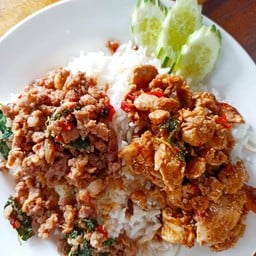 ข้าวกะเพราหมู+กะเพราไก่