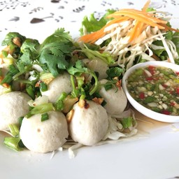 ลูกชิ้นปลาลวกจิ้ม