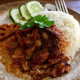 ข้าวเฉโปรวมมิตร เนื้อแดง+ตับเป็ด+เป็ดย่าง