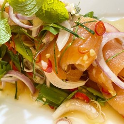 ยำปลาแซลม่อน