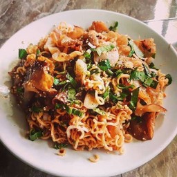 ยำไวไวไก่แซ่บ