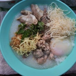 โจ๊กหมูเด้งป้าอ้วน ชุมชนเทศบาล4