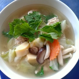 ต้มจืด เต้าหู้ ไก่สับ ผักรวม