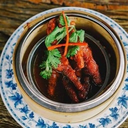 ขาไก่ตุ๋นน้ำแดง