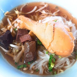 ก๋วยเตี๋ยวน่องไก่