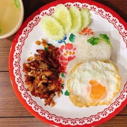 ข้าวหมูทอดกระเทียม+ไข่