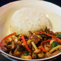 ข้าวกะเพราเห็ด UFO