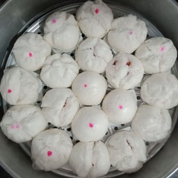 ซาลาเปารวม 4 ลูก