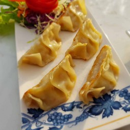 เกี๊ยวซ่าไก่นึ่ง