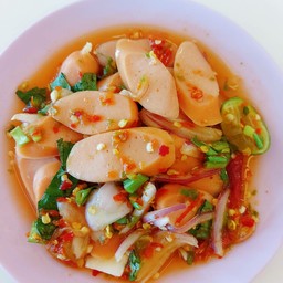 ยำไส้กรอก