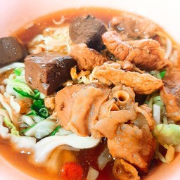 ก๋วยเตี๋ยวหมูตุ๋น