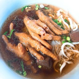 ก๋วยเตี๋ยวขาไก่