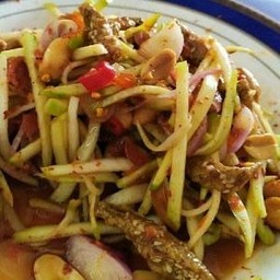 ตำมะม่วงปลากรอบ