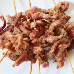 สันคอหมูทอดไม้