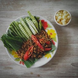 กระดูกอ่อนผัดเผ็ด