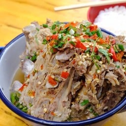 ดีต่อใจ ก๋วยเตี๋ยวเรือ ข้าวหมูแดง หมูกรอบ ลาดพร้าว 122