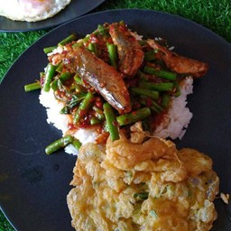 ข้าวกะเพราปลากระป๋อง