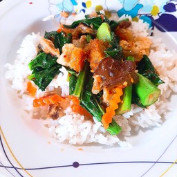 คะน้าหมูกรอบ