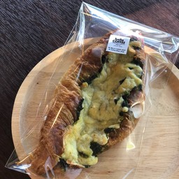 ครัวซองผักโขมอบชีส