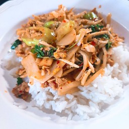 พริกแกงหมูสับหน่อไม้ดอง