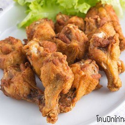 ข้าวไก่ทอดน้ำปลา(น้ำจิ้มแจ่ว)