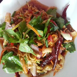 ยำสามกรอบ