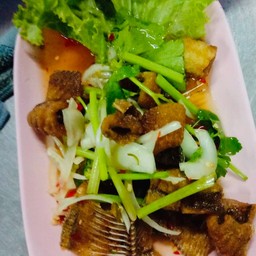 ยำปลาสลิด
