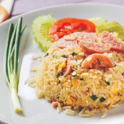 ข้าวผัดแหนม
