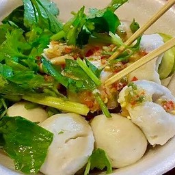 ลูกชิ้นปลานึ่งสมุนไพร