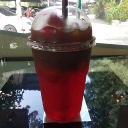 กาแฟสตอเบอรั่โซดา