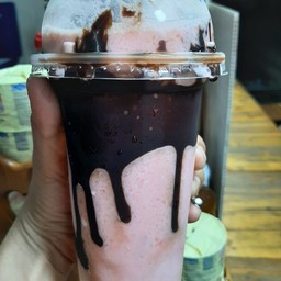 นมสดสตอเบอร์รี่ช้อคลาวาปั่น