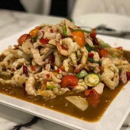 แซ่บปากห้อย