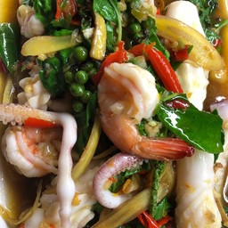 ผัดฉ่าทะเล