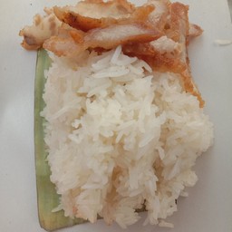 ข้าวเหนียวหมูแม่กบ