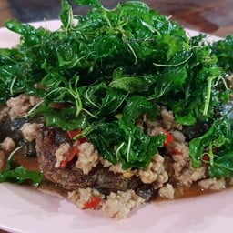ร้านข้าวต้มคุณฉุย ห้วยพลู