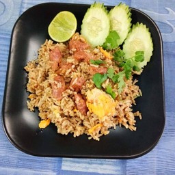 ข้าวผัดแหนม