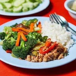 ร้านข้าวแกงปักษ์ใต้ "บ้านเมษา" สกลนคร