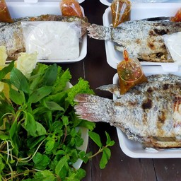 ปลาเผาท้ายซอย