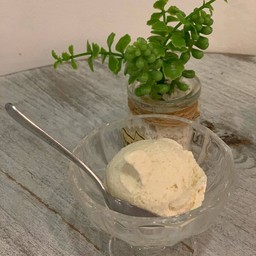 Island Cafe & Hostel